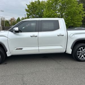 TOYOTA TUNDRA - 4