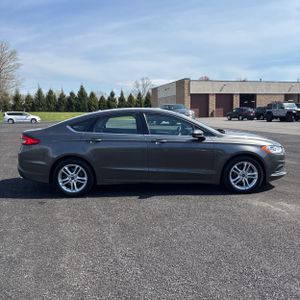 FORD FUSION SE - 10