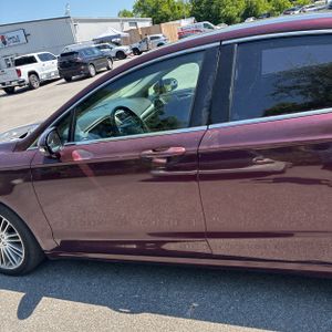 FORD FUSION SE - 3