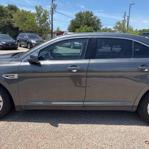 FORD TAURUS SE - 4