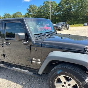 صورة 13 لـ 2017 JEEP WRANGLER UNLIMITED SPORT