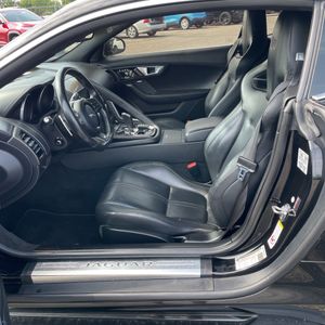 2016 Jaguar F-TYPE R — миниатюра 32