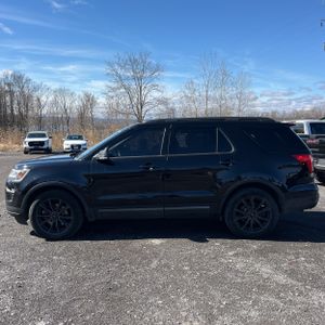 FORD EXPLORER XLT - 3
