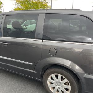 CHRYSLER TOWN AND COUNTRY TOURING - 6