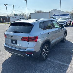 VOLKSWAGEN TAOS SE - 8