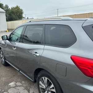 2017 Nissan PATHFINDER SL 照片 6