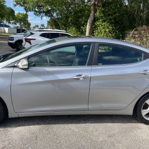 HYUNDAI ELANTRA VALUE EDITION - 4