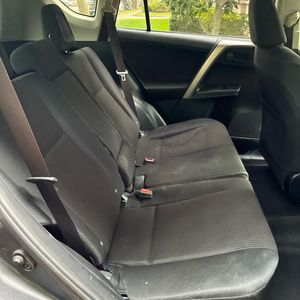 صورة 33 لـ 2017 Toyota RAV4 LE