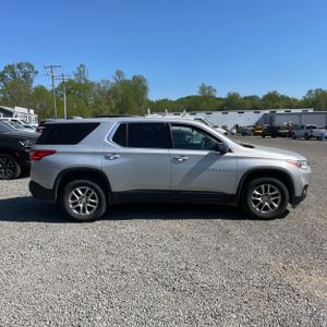 CHEVROLET TRAVERSE LS - 10