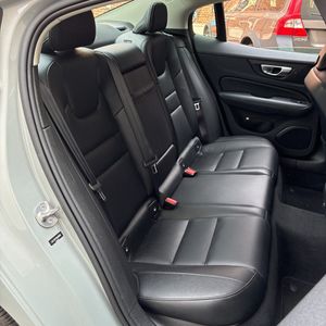 صورة مصغرة 35 لـ 2024 Volvo S60 B5 CORE DARK THEME
