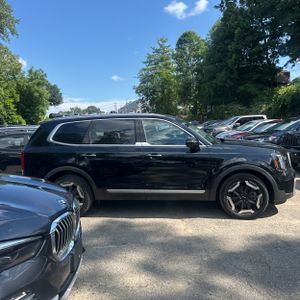 صورة 10 لـ 2023 KIA TELLURIDE S