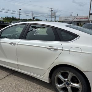 FORD FUSION SE - 4