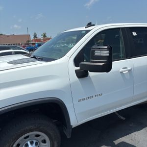 2023 Chevrolet SILVERADO 2500HD LT photo 2