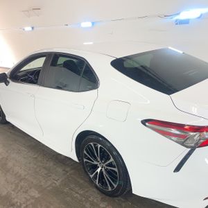 صورة 6 لـ 2018 Toyota CAMRY HYBRID SE