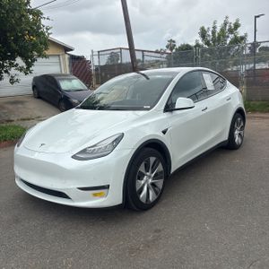 TESLA MODEL Y LONG RANGE - 1