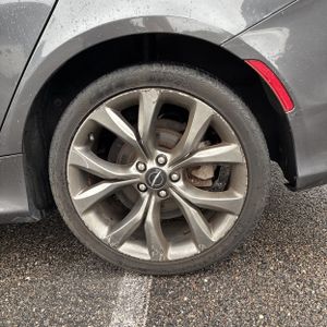 2015 Chrysler 200 S — миниатюра 18