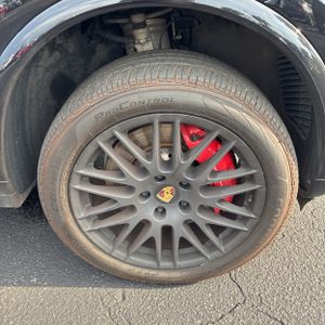 صورة 18 لـ 2016 Porsche CAYENNE GTS