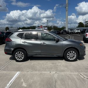 NISSAN ROGUE SV - 10