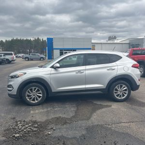 HYUNDAI TUCSON SE - 3