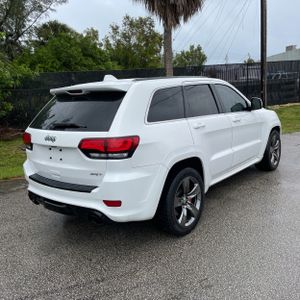 JEEP GRAND CHEROKEE SRT - 8