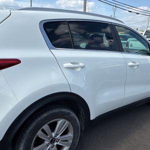 KIA SPORTAGE LX - 9