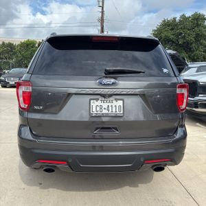 FORD EXPLORER XLT - 7