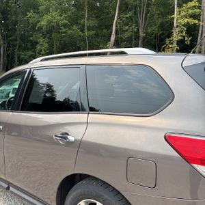 2014 Nissan PATHFINDER SV — фото 6