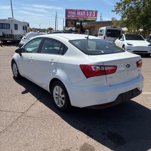 KIA RIO EX - 5