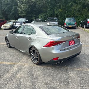 2019 Lexus IS 300 BASE — фото 5