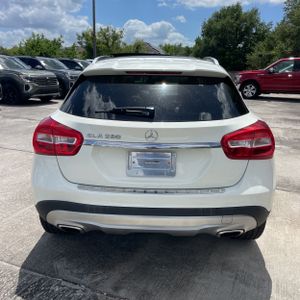 MERCEDES-BENZ GLA - 7