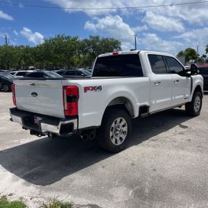 FORD F-250 SUPER DUTY LARIAT - 8