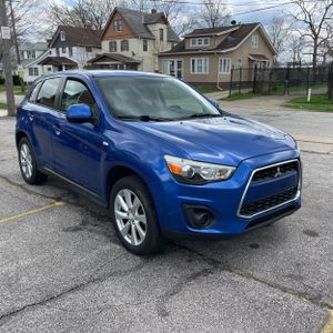 MITSUBISHI OUTLANDER SPORT ES - 7