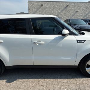 2017 KIA SOUL BASE photo 9