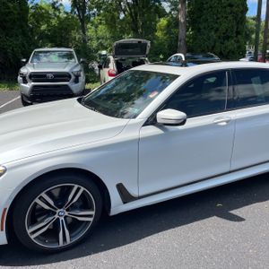 صورة 2 لـ 2019 BMW 750I XDRIVE
