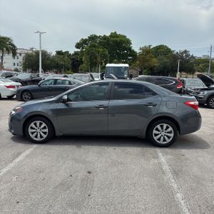 2014 Toyota COROLLA LE photo 3