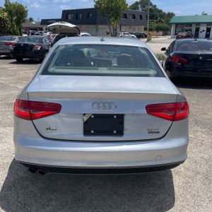 AUDI A4 2.0T PREMIUM - 7