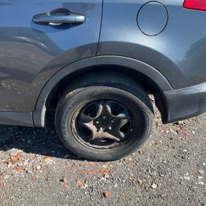 2013 Toyota RAV4 LE 照片 18