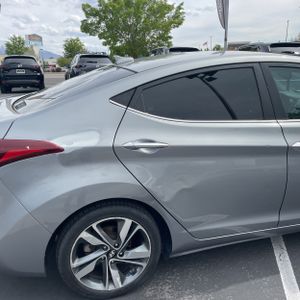 HYUNDAI ELANTRA LIMITED - 9