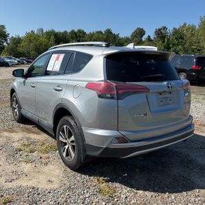 صورة 3 لـ 2016 Toyota RAV4 XLE
