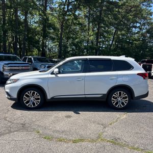 2017 Mitsubishi OUTLANDER SE — фото 3
