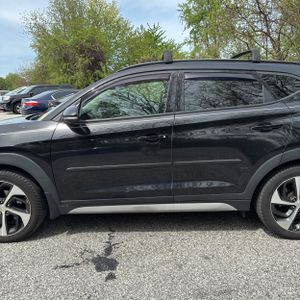 HYUNDAI TUCSON VALUE - 4