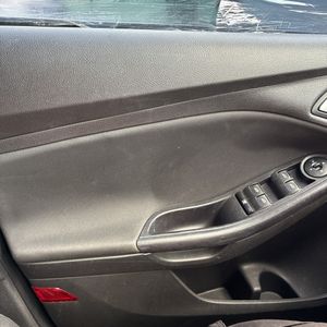 صورة مصغرة 71 لـ 2015 FORD FOCUS SE