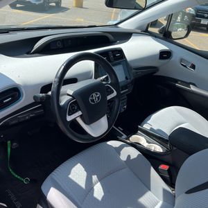 صورة مصغرة 36 لـ 2017 Toyota PRIUS THREE