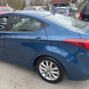 HYUNDAI ELANTRA SE - 6