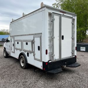 FORD E-350 CUTAWAY - 5