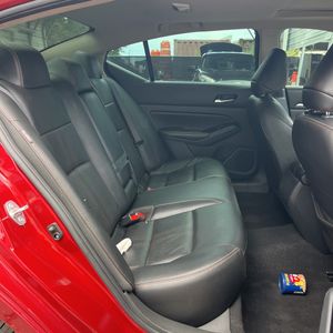 صورة 35 لـ 2025 Nissan ALTIMA SR
