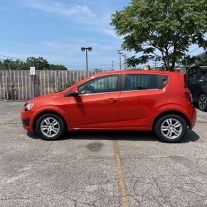 صورة 2 لـ 2013 Chevrolet SONIC LT AUTO