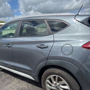 HYUNDAI TUCSON - 6