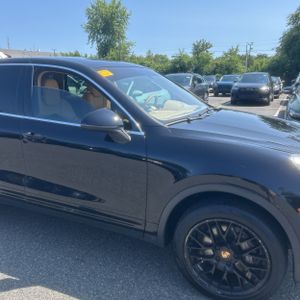 2016 Porsche CAYENNE S — миниатюра 13