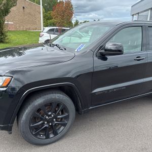 صورة 2 لـ 2017 JEEP GRAND CHEROKEE ALTITUDE
